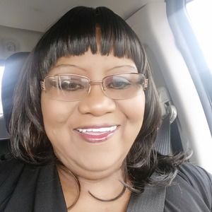 Meet your Posher, Selina